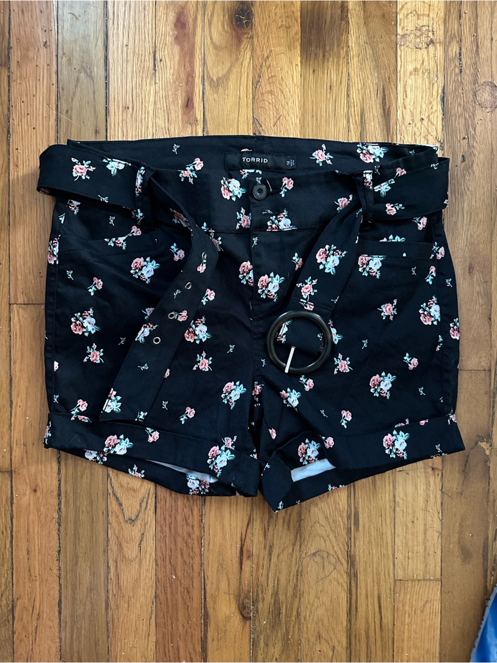 Torrid Black Floral Button Shorts with Pink & Mint Blooms. Matching Belt